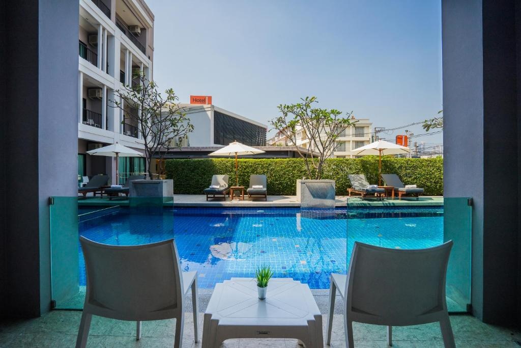 Hotel J ResidencefacilitiesSwimming Pool8