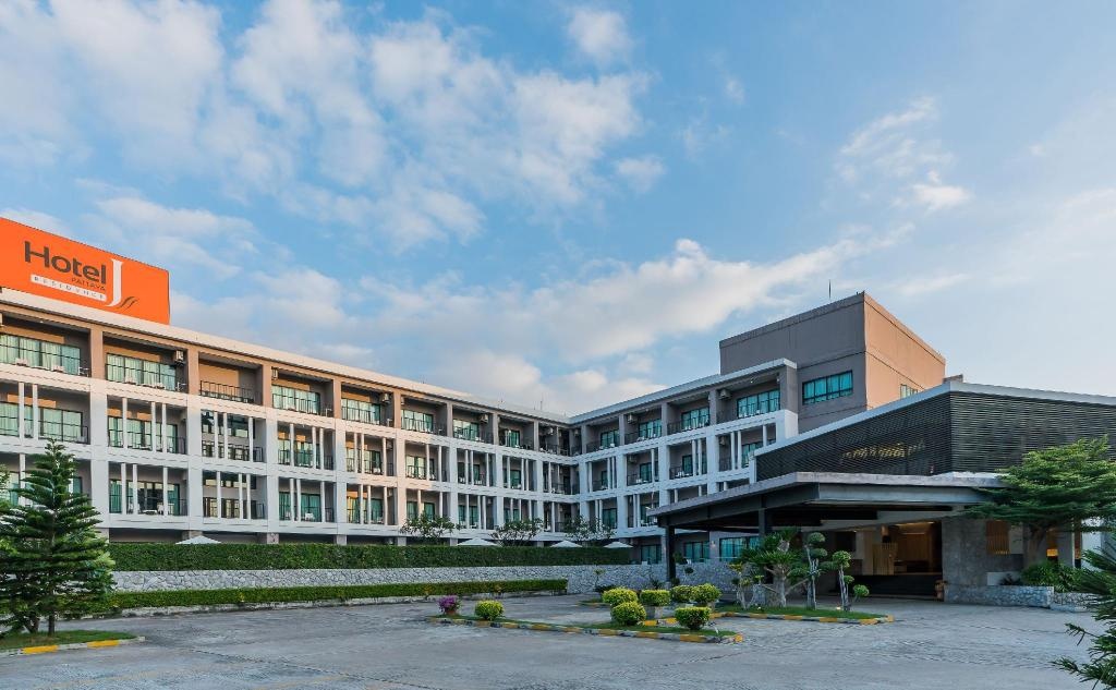 Hotel J ResidencepropertyviewsExterior View2