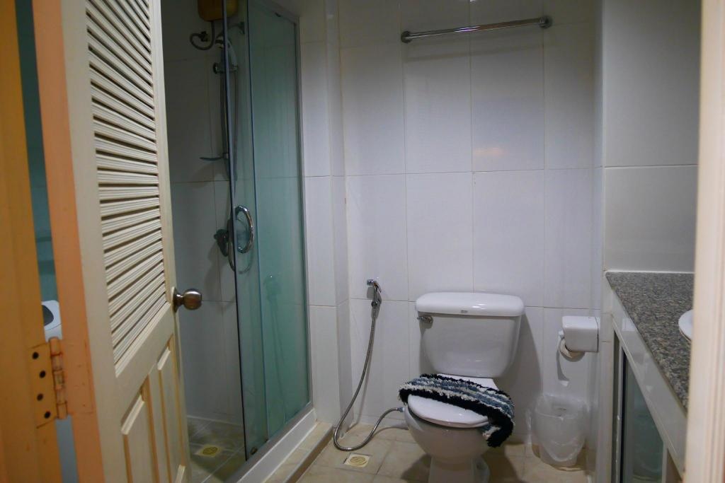 Beach Front Condo Sea View Form Large BalconyfacilitiesBathroom12