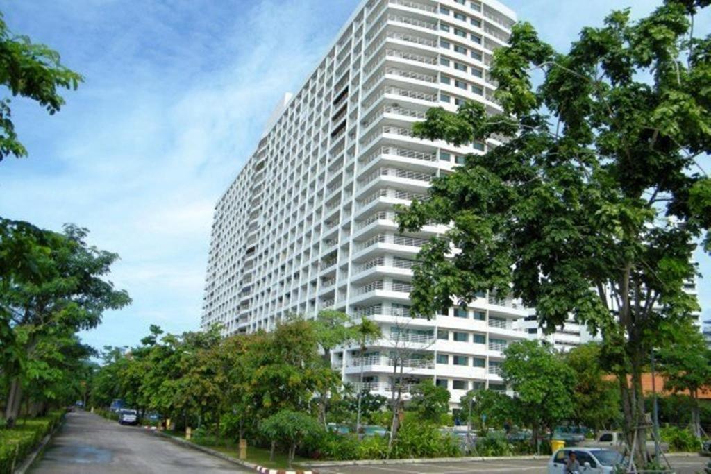 Beach Front Condo Sea View Form Large BalconypropertyviewsEntrance2