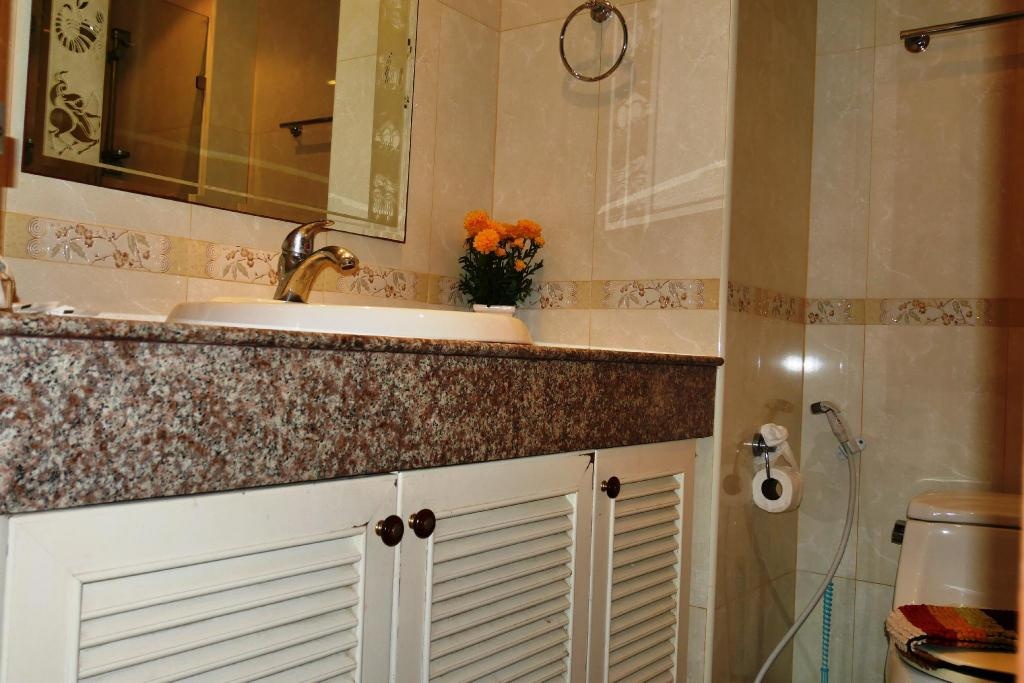 Beach Front Condo Sea ViewfacilitiesBathroom13