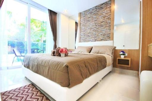 Amazon Residence Condo Water Park PattayaroomsPool Access Grand Deluxe Room3
