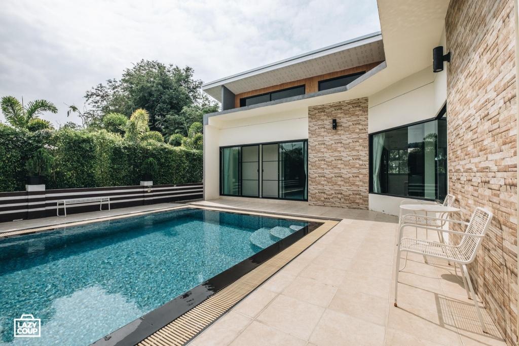 Sattahip Pool VillapropertyviewsExterior View5