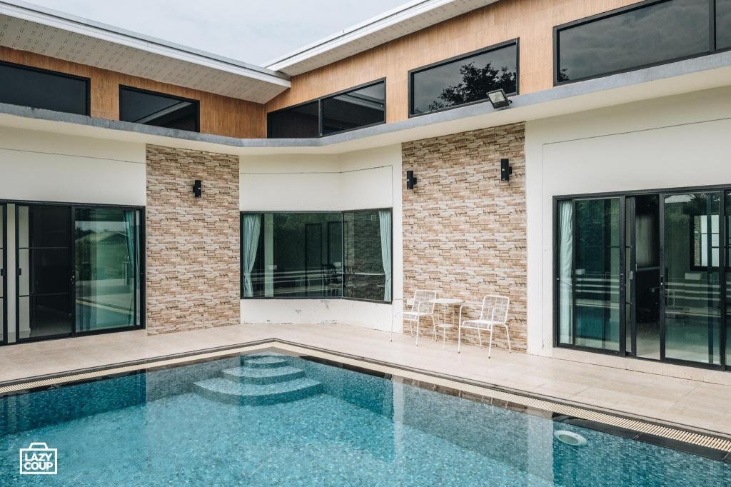 Sattahip Pool VillapropertyviewsExterior View6