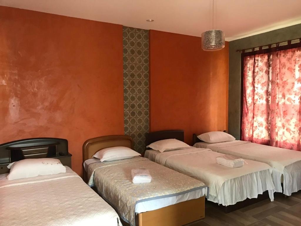 BaanSuantip Resort SattahiproomsDouble Twin Beds5
