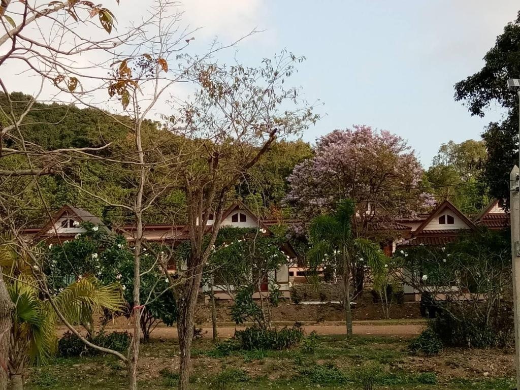 BaanSuantip Resort Sattahiproomsrooms Image 1919