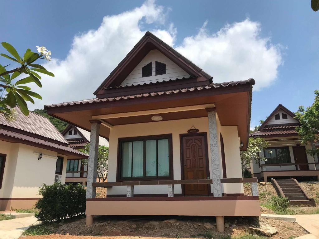 BaanSuantip Resort Sattahiproomsrooms Image 66