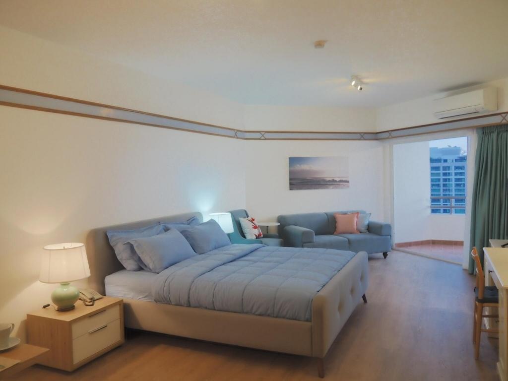 Beach Front Studio Overlooking Pattaya Bayroomsrooms Image 11