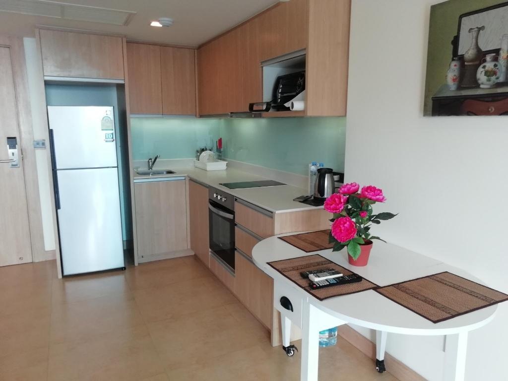 Luxurious 1 BR The Cliff Condo SeaViewfacilitiesKitchen5