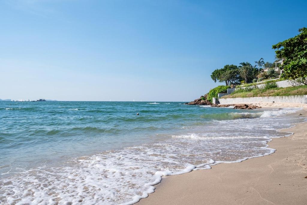 Majestic Residence Pool Villa 4 Bedrooms Private BeachfacilitiesBeach28