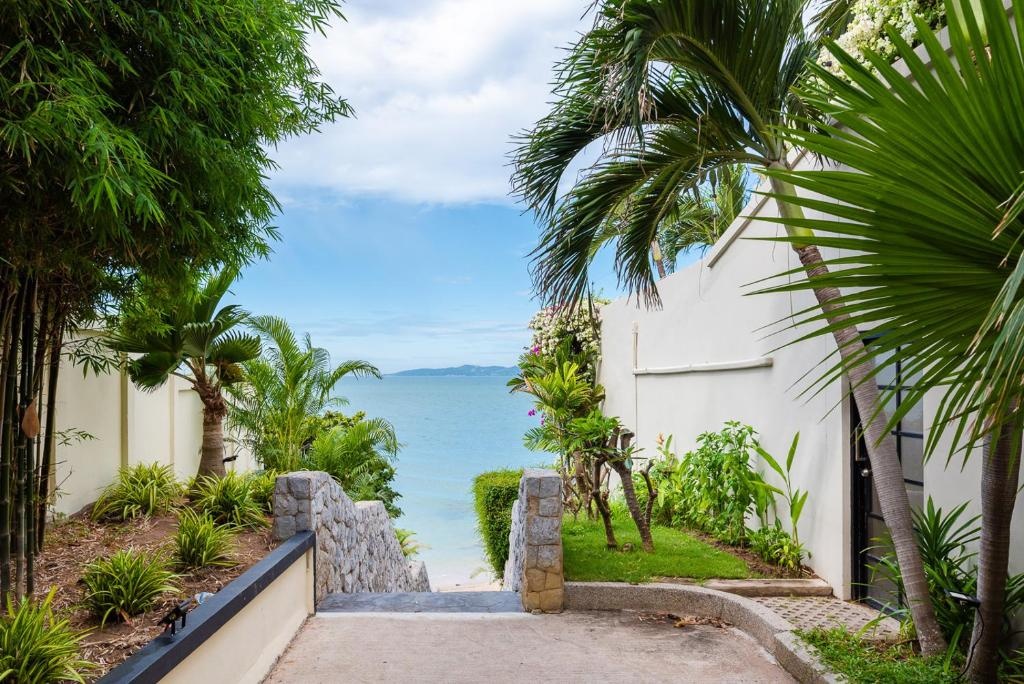 Majestic Residence Pool Villa 4 Bedrooms Private BeachpropertyviewsView4