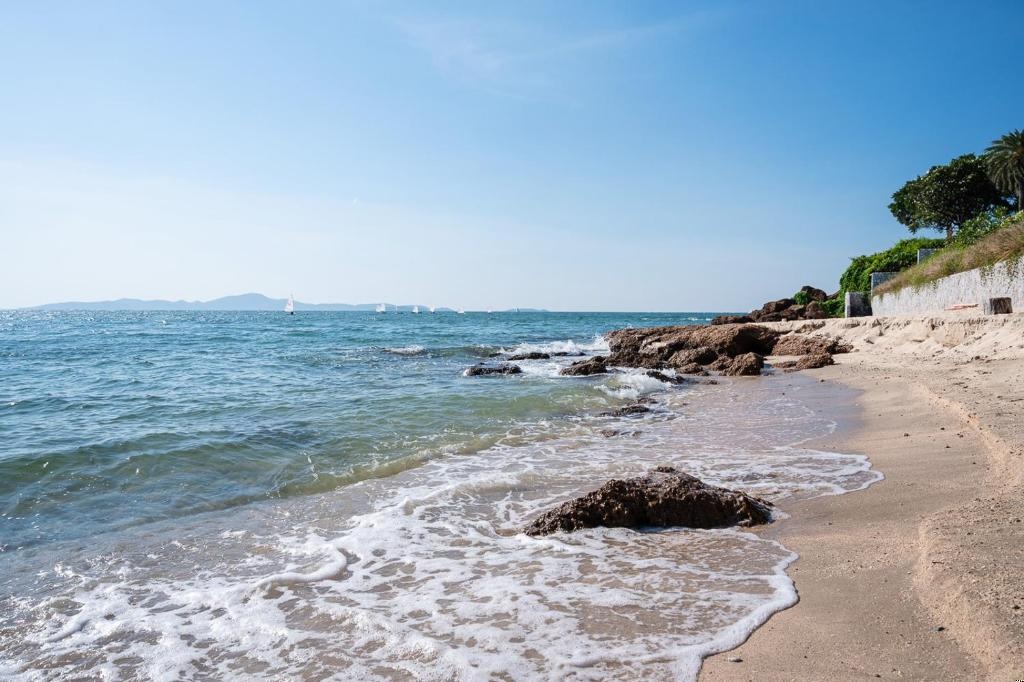 Majestic Residence Pool Villa 4 Bedrooms Private BeachpropertyviewsView6