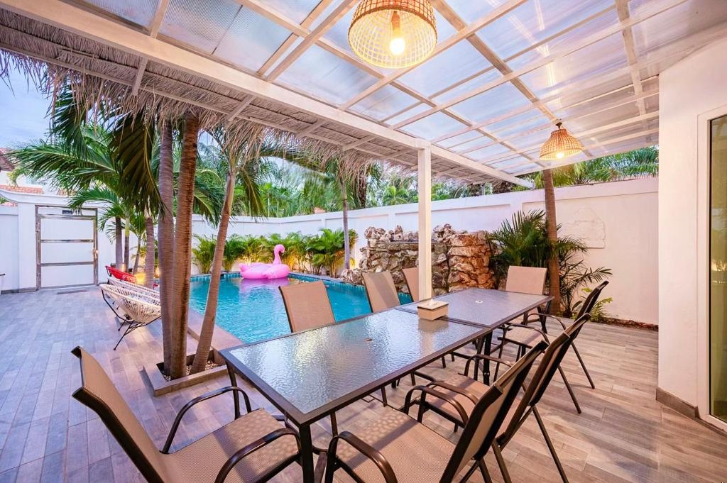 Majestic Residence Pool Villa 4 Bedrooms Private Beachpropertyviewspropertyviews Image 11