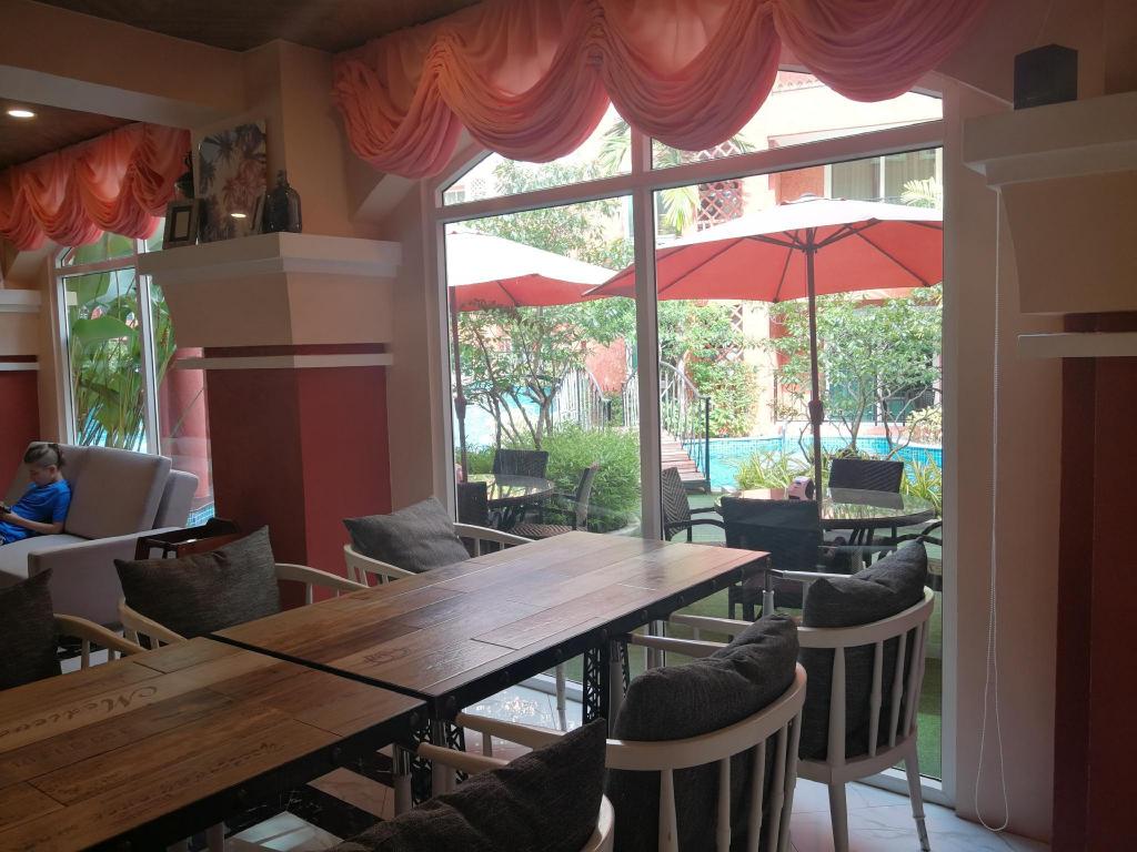 Seven Seas Condo With Huge Swimming Pool 2