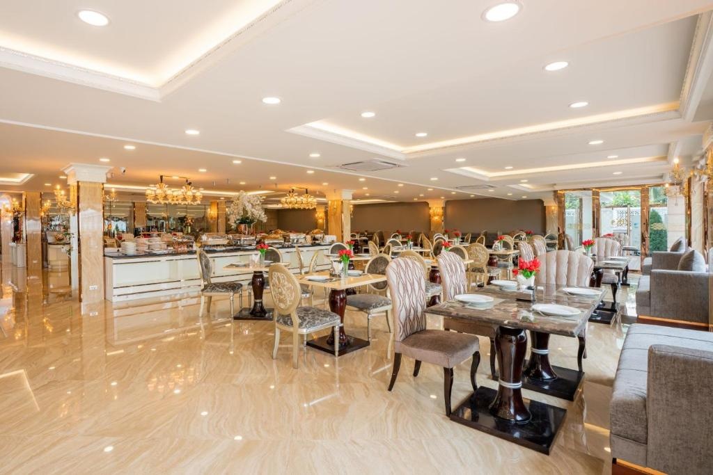 LK Emerald Beachdiningdining Image 88