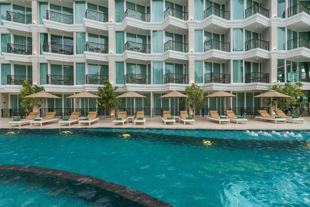 LK Emerald BeachpropertyviewsExterior View10