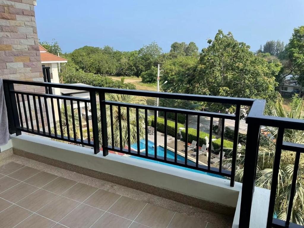 Sunrise Beach Resort And ResidencefacilitiesSwimming Pool13