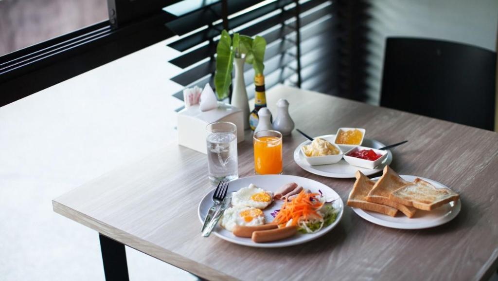 B2 South Pattaya Premier Hotel  Dining  Dining Image 3 3