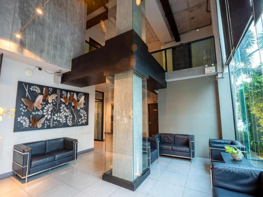 B2 South Pattaya Premier Hotel  Property Views  Reception 12