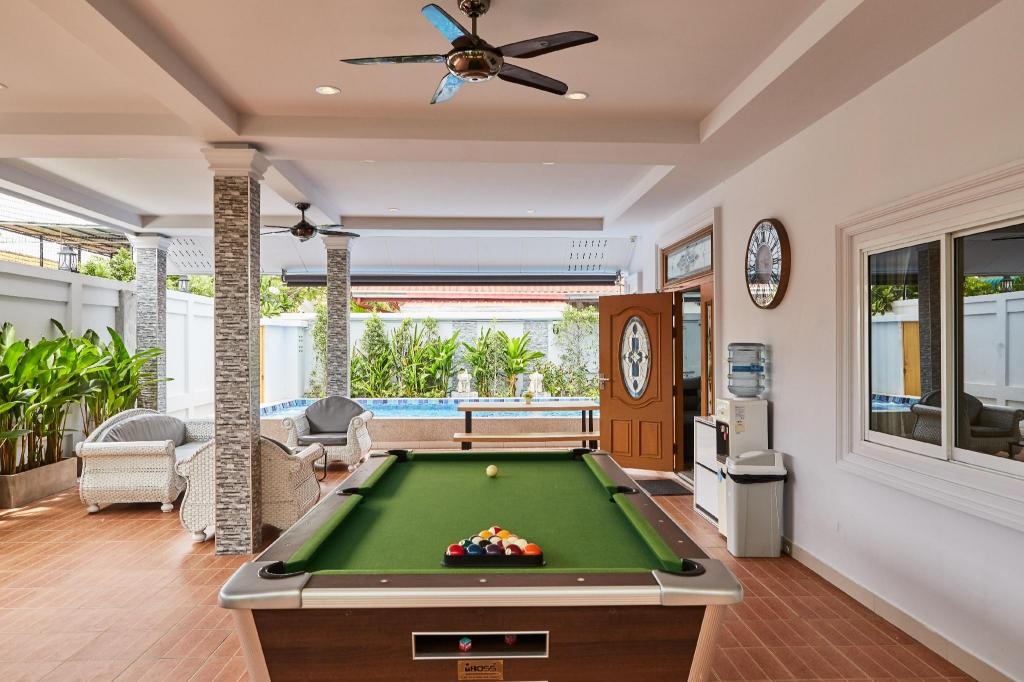 Gala Villa W Private Pool Sauna Snooker BBQpropertyviewsExterior View5
