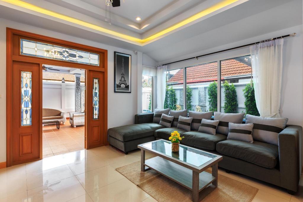 Gala Villa W Private Pool Sauna Snooker BBQpropertyviewsLobby1
