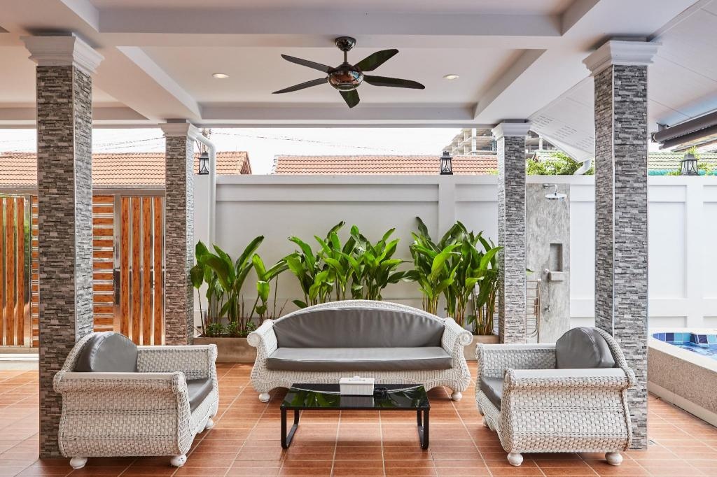 Gala Villa W Private Pool Sauna Snooker BBQpropertyviewsLobby3