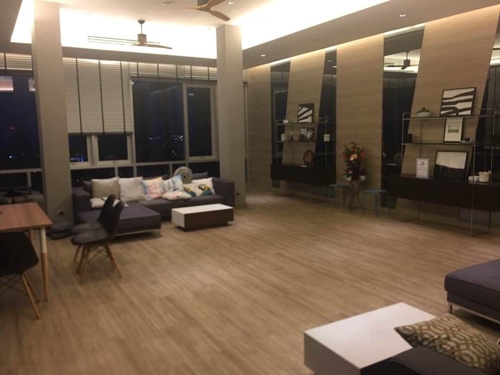 Beachfront Central Pattaya Centric SeafacilitiesBarlounge4