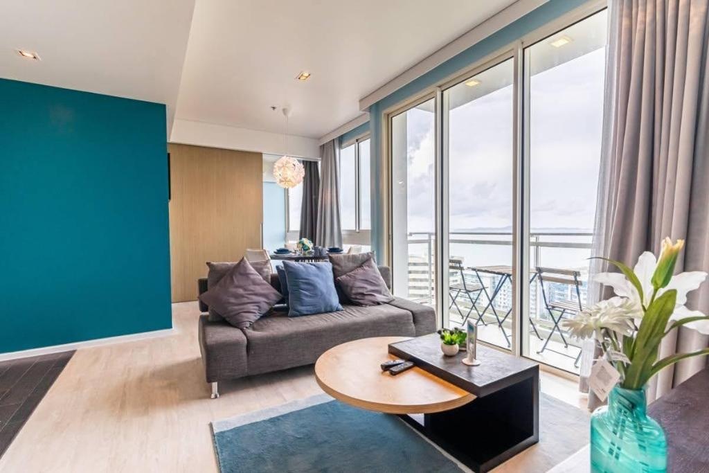 Stunning Sea Views 2 Bedroom In Veranda ResidencepropertyviewsInterior View1