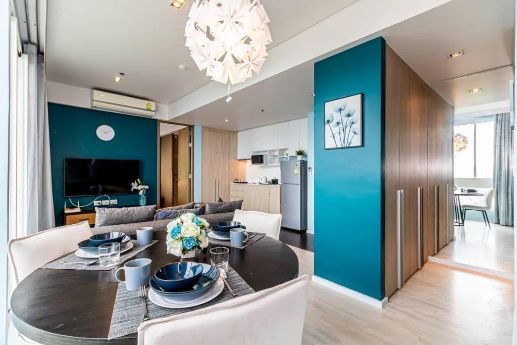 Stunning Sea Views 2 Bedroom In Veranda ResidencepropertyviewsInterior View12