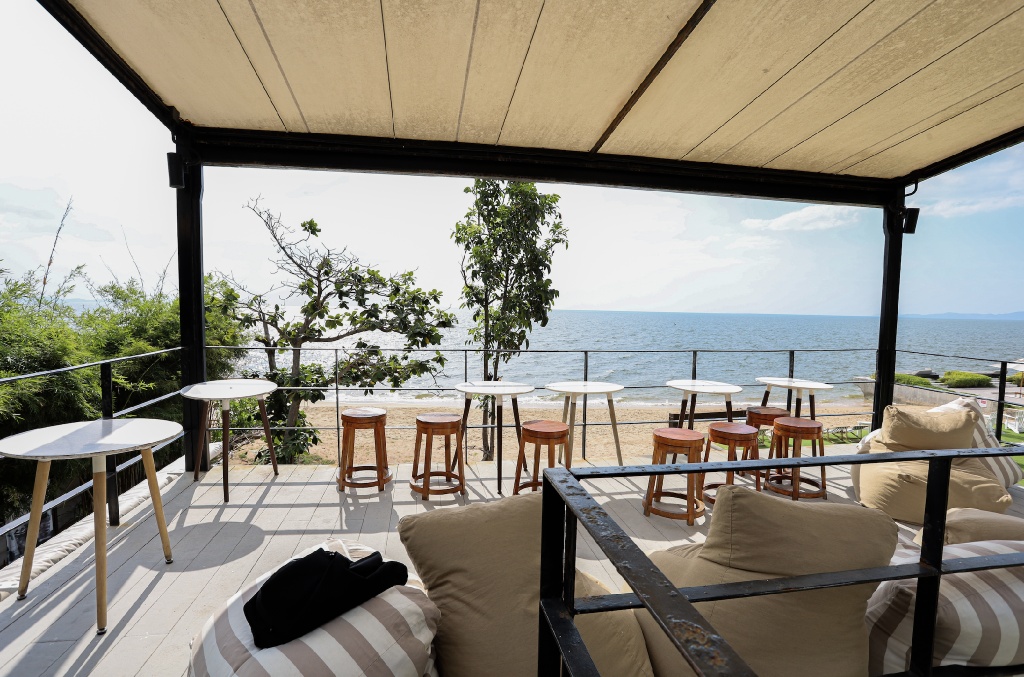 Stunning Sea Views 2 Bedroom In Veranda ResidencepropertyviewsInterior View4