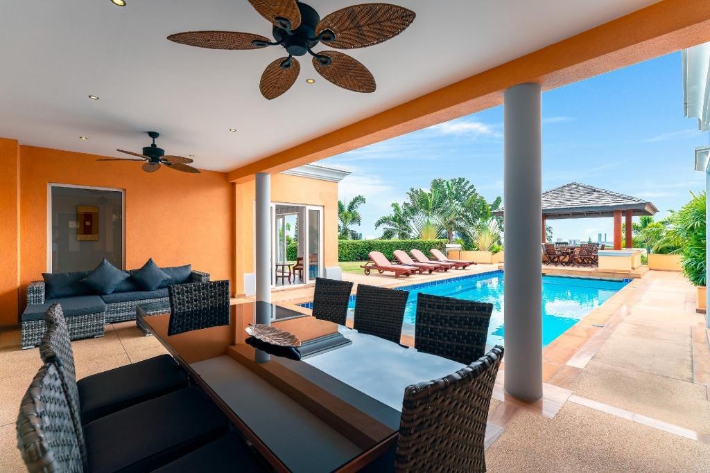 Sunset View Luxury Pool Villa 4 BR 8 10 PersonsfacilitiesBalconyterrace3
