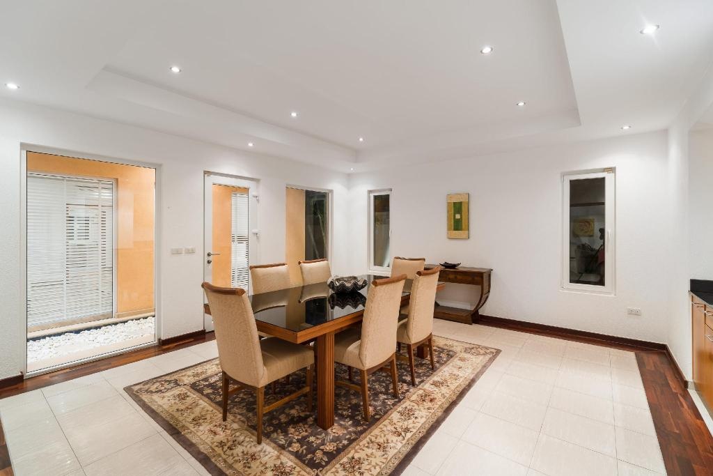 Sunset View Luxury Pool Villa 4 BR 8 10 PersonspropertyviewsInterior View7