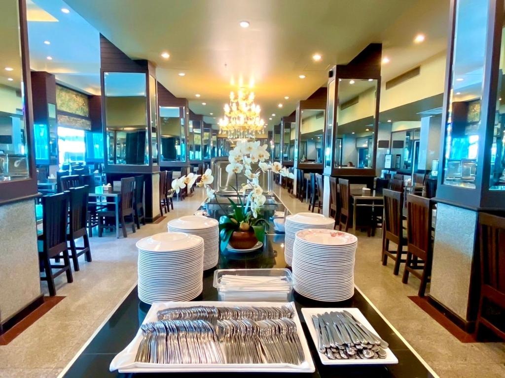 Boutique City And Bravo Hotel PattayadiningRestaurant2
