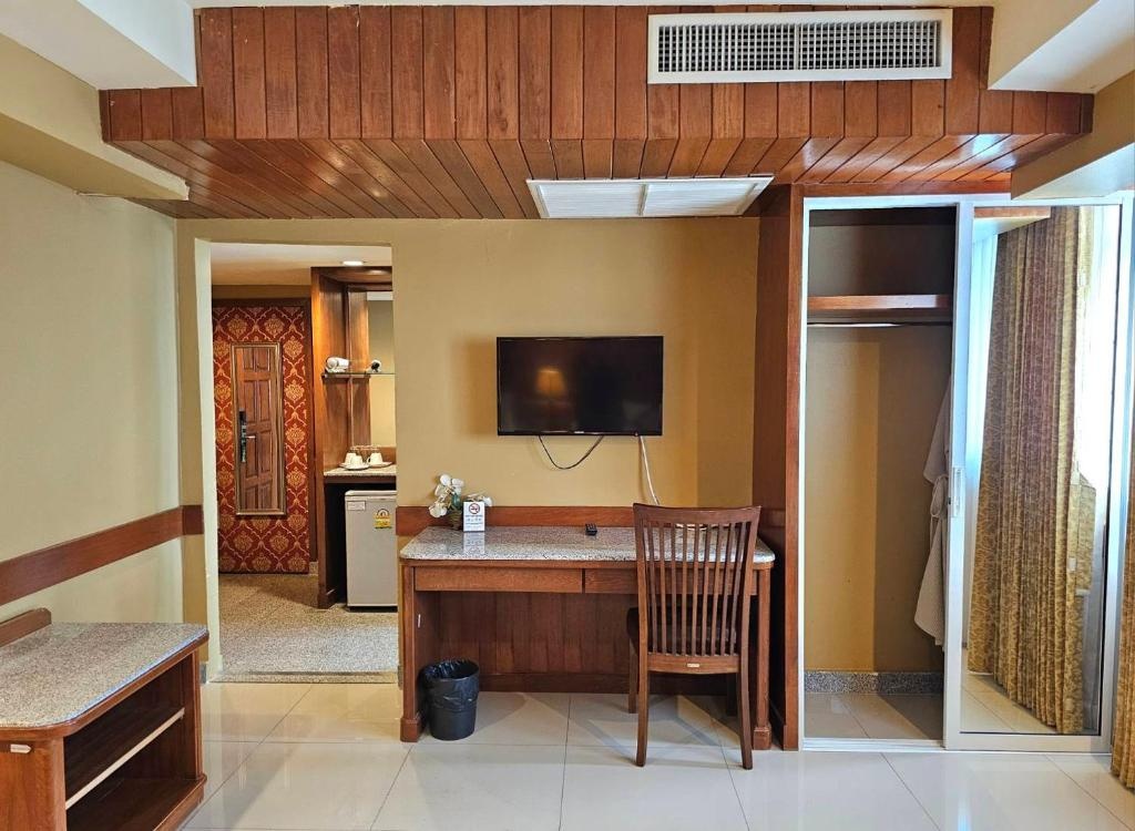 Boutique City And Bravo Hotel PattayafacilitiesFacilities24