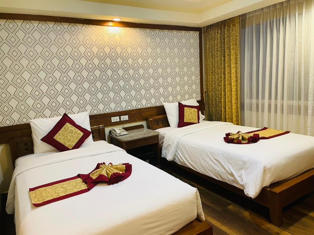 Boutique City And Bravo Hotel PattayaroomsSuperior Twin No View Bed2
