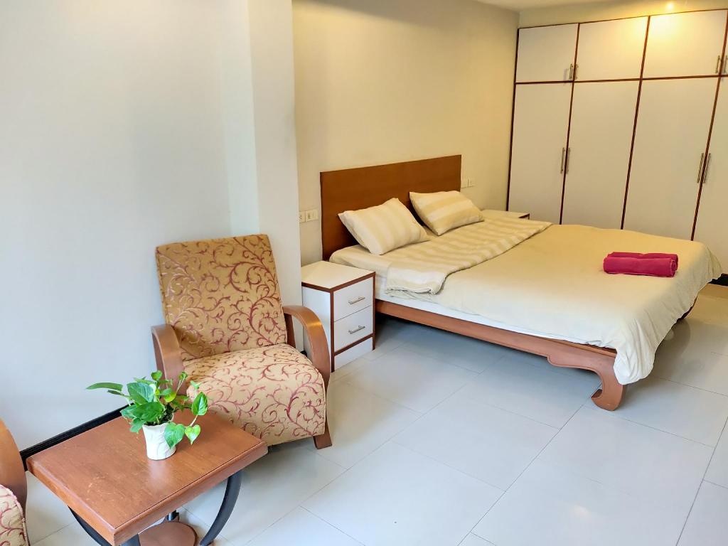 Amstellux Apartments No8facilitiesBedroom1
