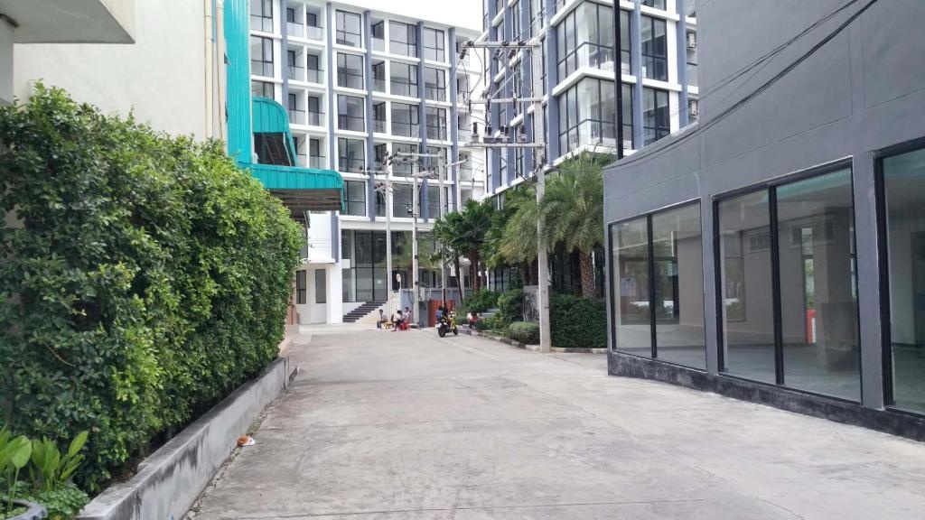 UIhome New 2 Bedroom Apartment 208propertyviewsEntrance4