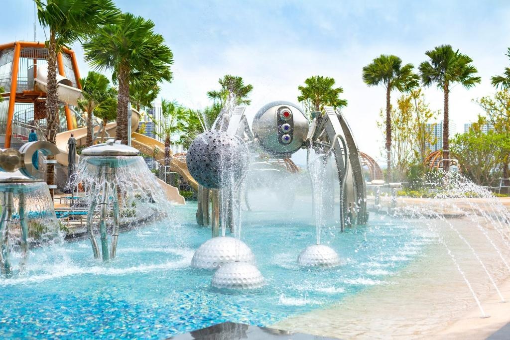 Grande Centre Point PattayafacilitiesWater Park8