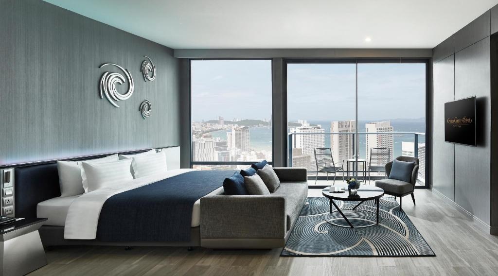 Grande Centre Point PattayaroomsPanoramic Suite Room Plan4