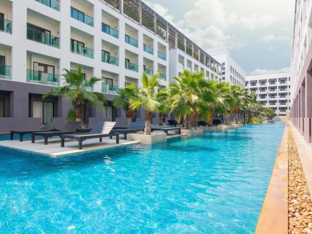 Woraburi Pattaya Resort SpafacilitiesSwimming Pool Outdoor9