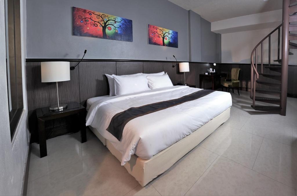 Woraburi Pattaya Resort SparoomsDuplex Family Pool Access Room Room Plan3