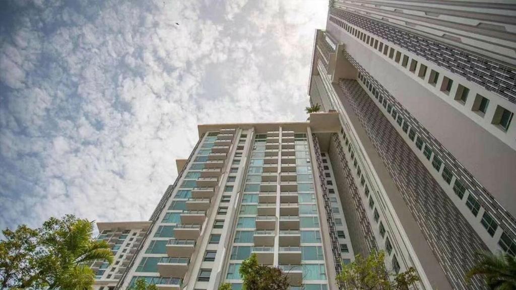 The Riviera Wong A Mat Beach By TH StaypropertyviewsEntrance2