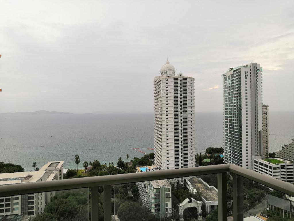 The Riviera Wong A Mat Beach By TH StaypropertyviewsView3