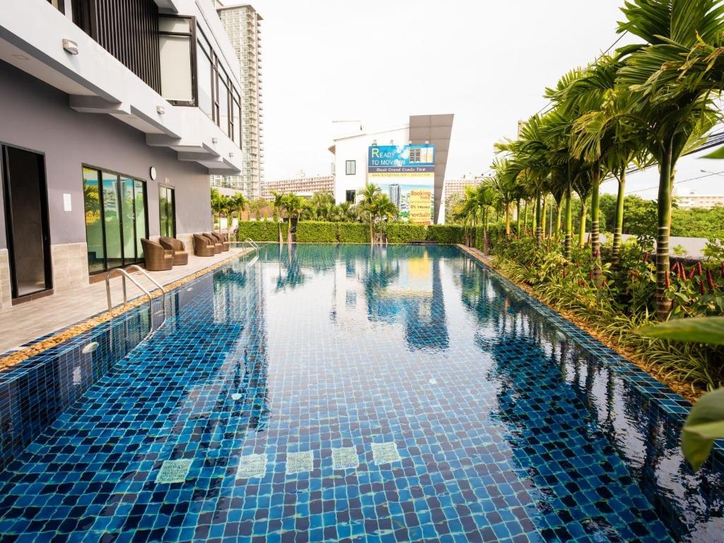 Dusit Grand Condo ViewfacilitiesSwimming Pool2