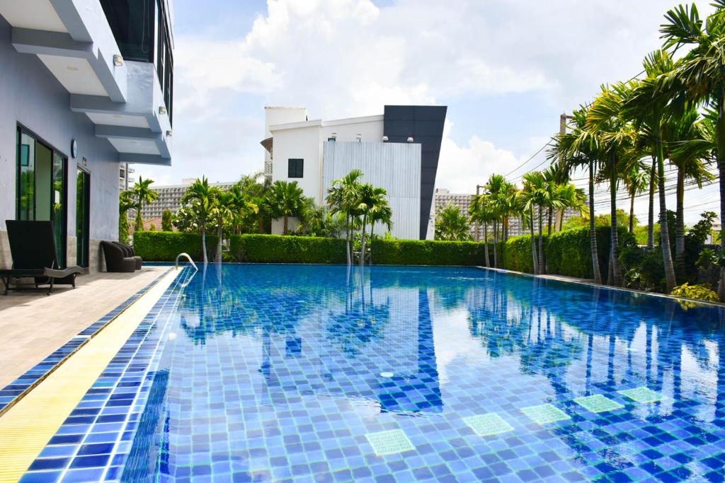 Dusit Grand Condo ViewpropertyviewsExterior View3