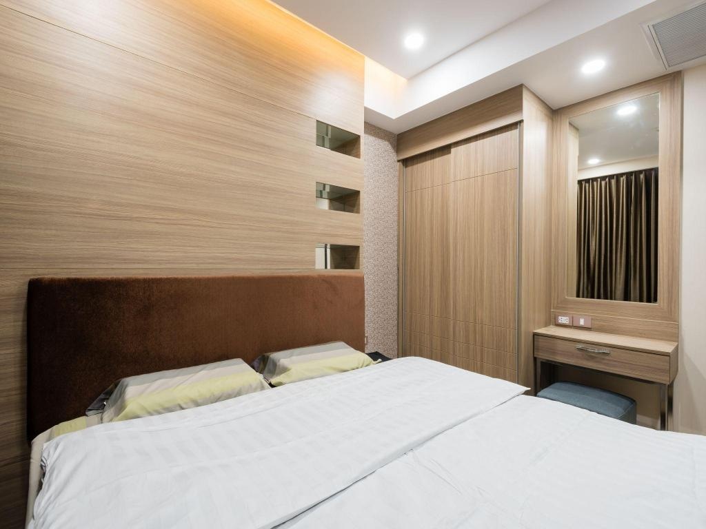 Dusit Grand Condo ViewroomsSea Front Bed10