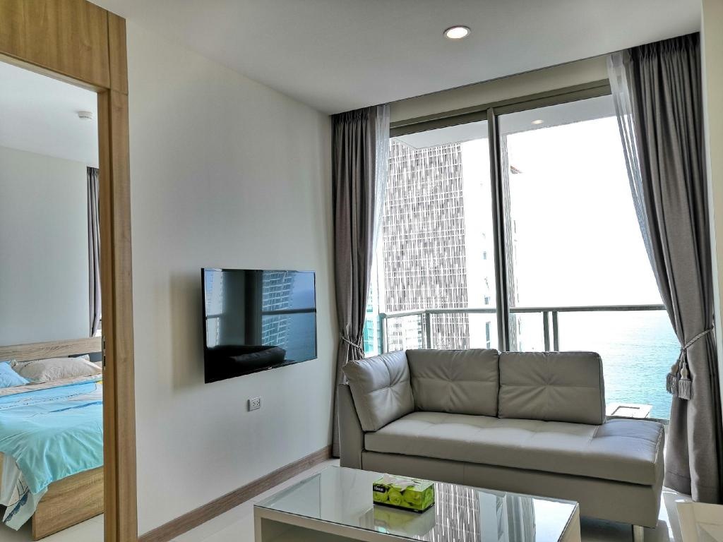The Riviera Wong A Mat Beach By TH StaypropertyviewsInterior View1