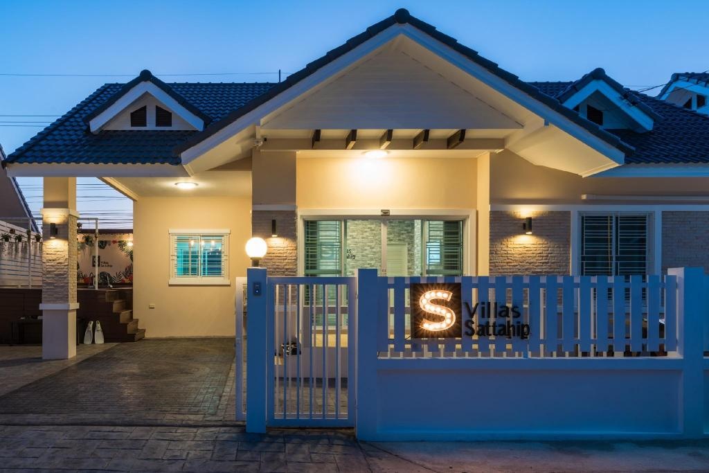 S Villas Sattahiproomsrooms Image 11