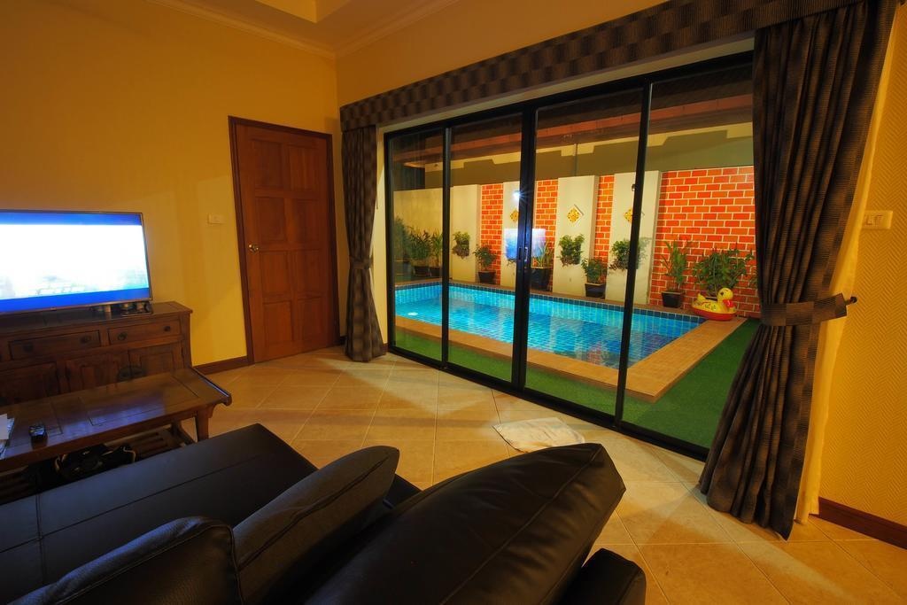 Amazing Pool Villa 51propertyviewsInterior View4