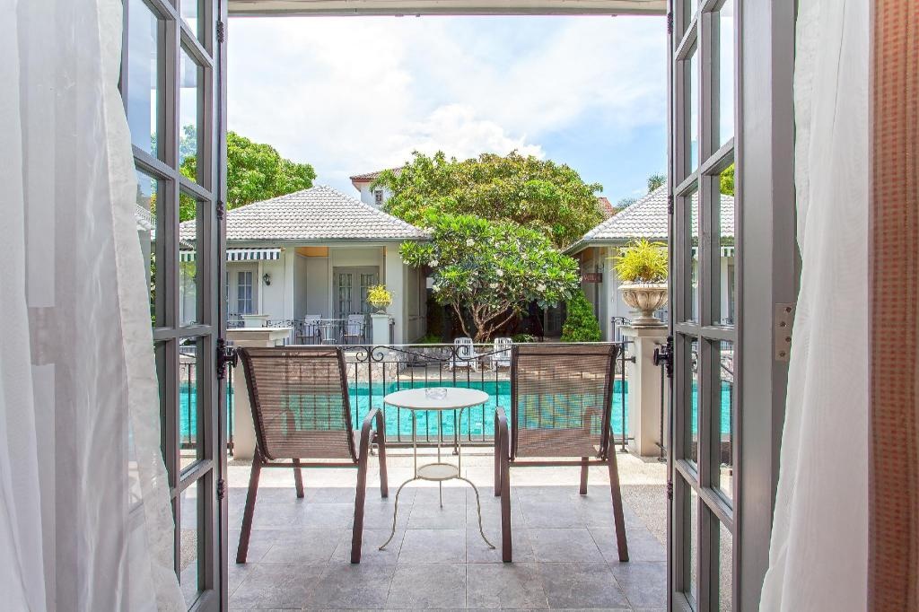 Pattaya Retreat Pool Villas 12 Bedroom Sleeps 24facilitiesBalconyterrace41